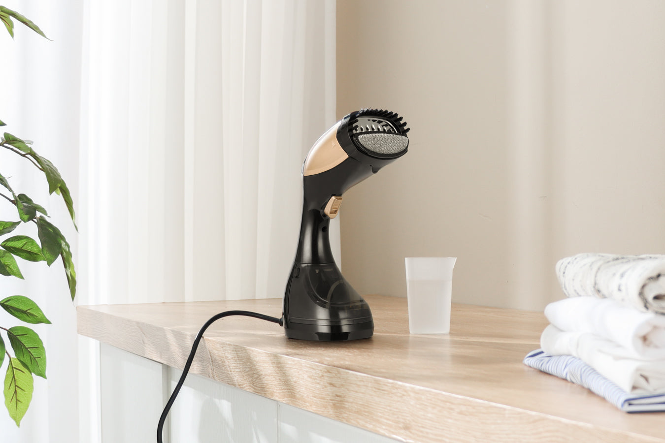 Handheld Garment Steamer - 1100 W - Gold & Black - SP-HGS1100